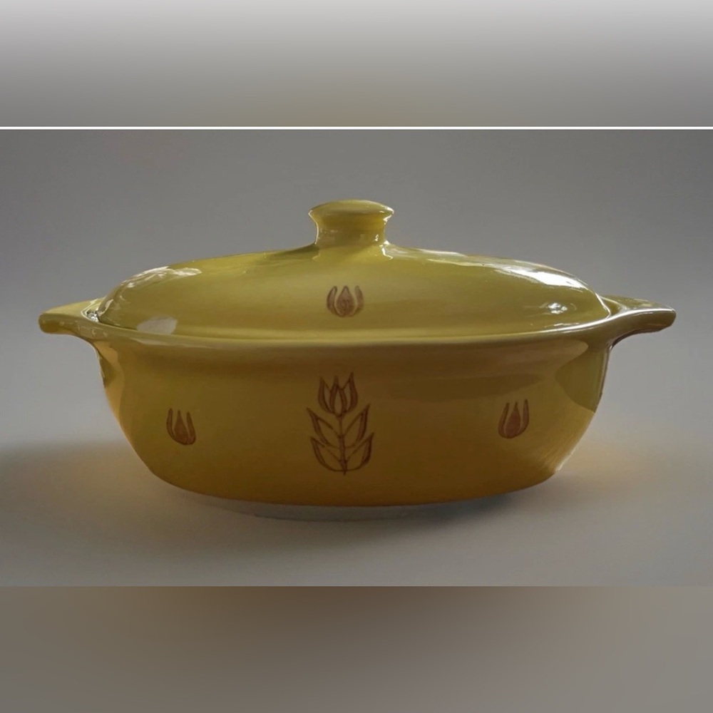 Vintage Yellow Tulip Covered Casserole Dish 10” x 6” Ceramic Oven Safe